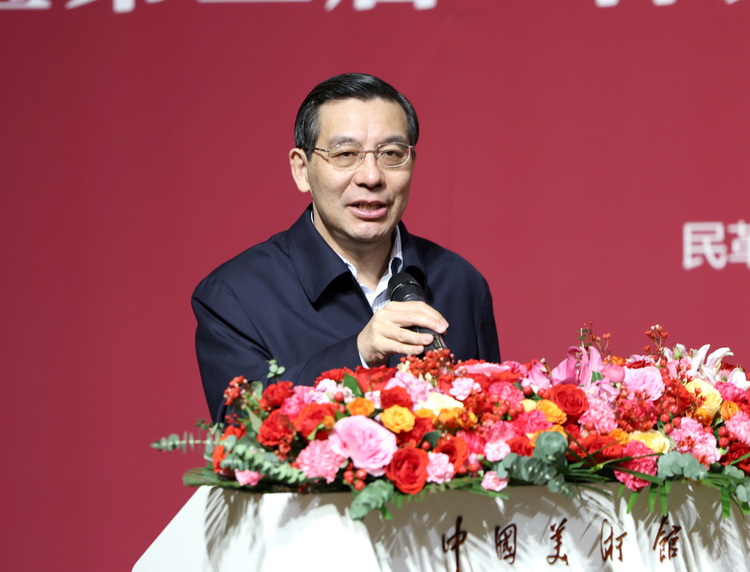 5.民革中央副主席兼秘书长李惠东主持开幕式.jpg